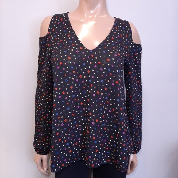 3/$20 DESIGN LAB Cold Shoulder Top Star Print Long Sleeve Black Vneck Medium - Picture 8 of 11